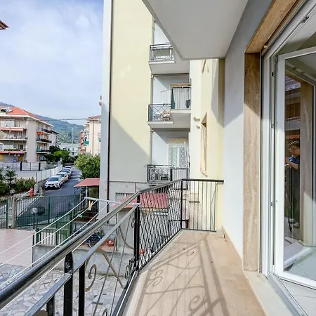 White Flower 250mt From Sea - Happy Apartment